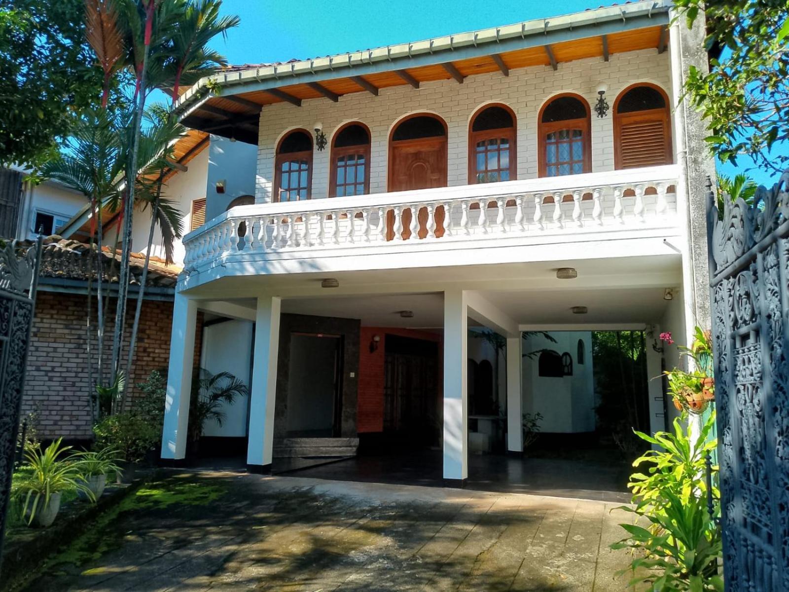 Ceylon Travel And Stay Lodge Баттарамулла Экстерьер фото
